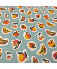Sirop” – Tissu coton imprimé petits fruits sur fond turquoise